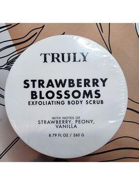 Truly Strawberry Blossoms Exfoliating Body Scrub Sealed 8.79 fl oz